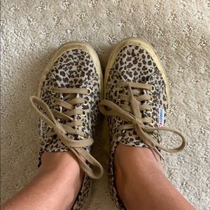 Superga Leopard sneakers!